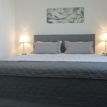 Apartments Silver Бол Экстерьер фото